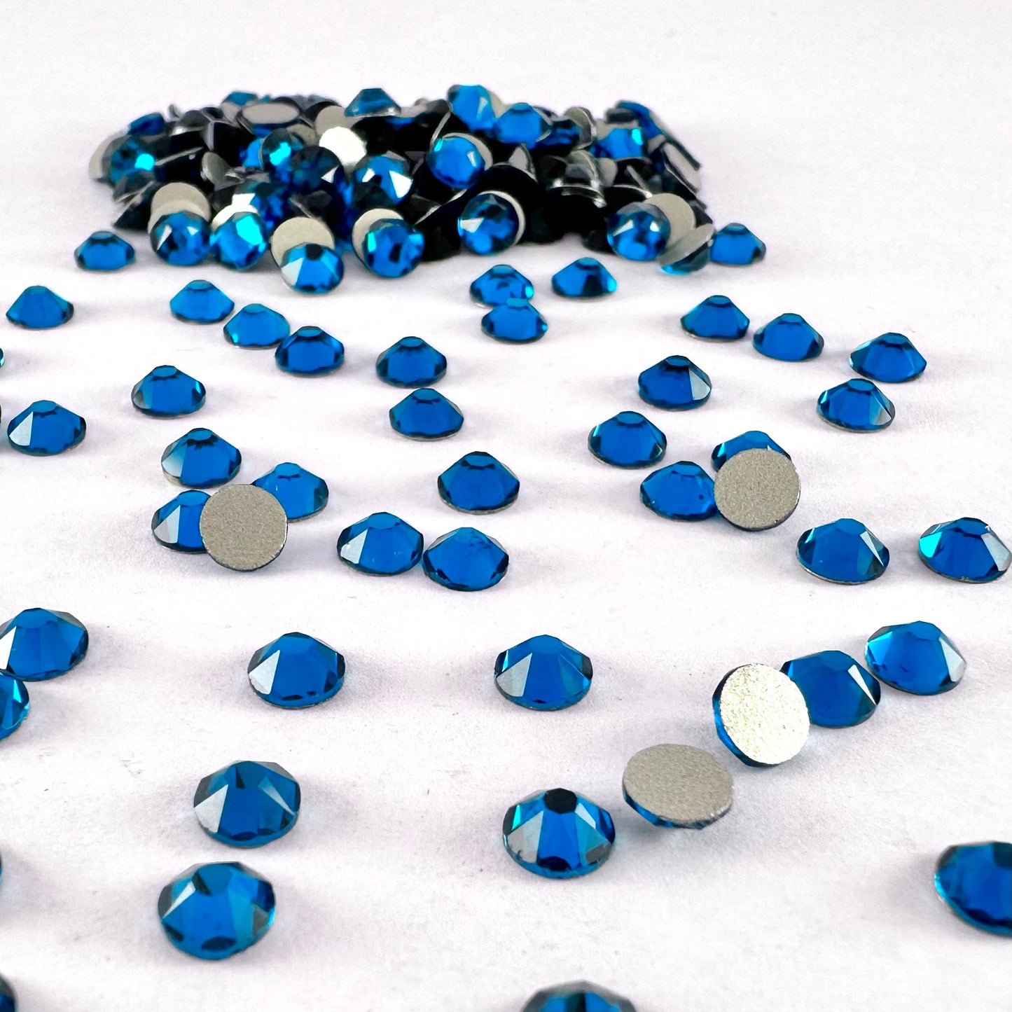 Apricus Blue Zircon Rhinestone