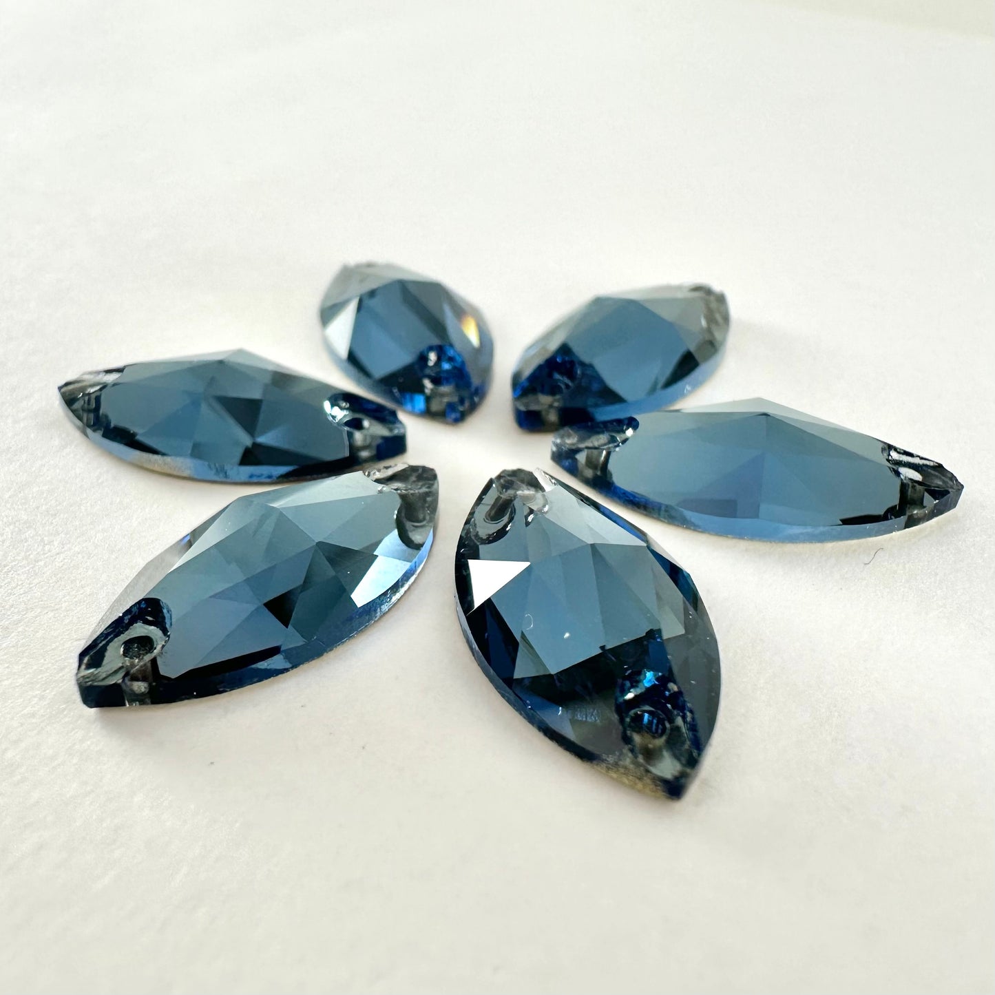 Montana Glass Navette