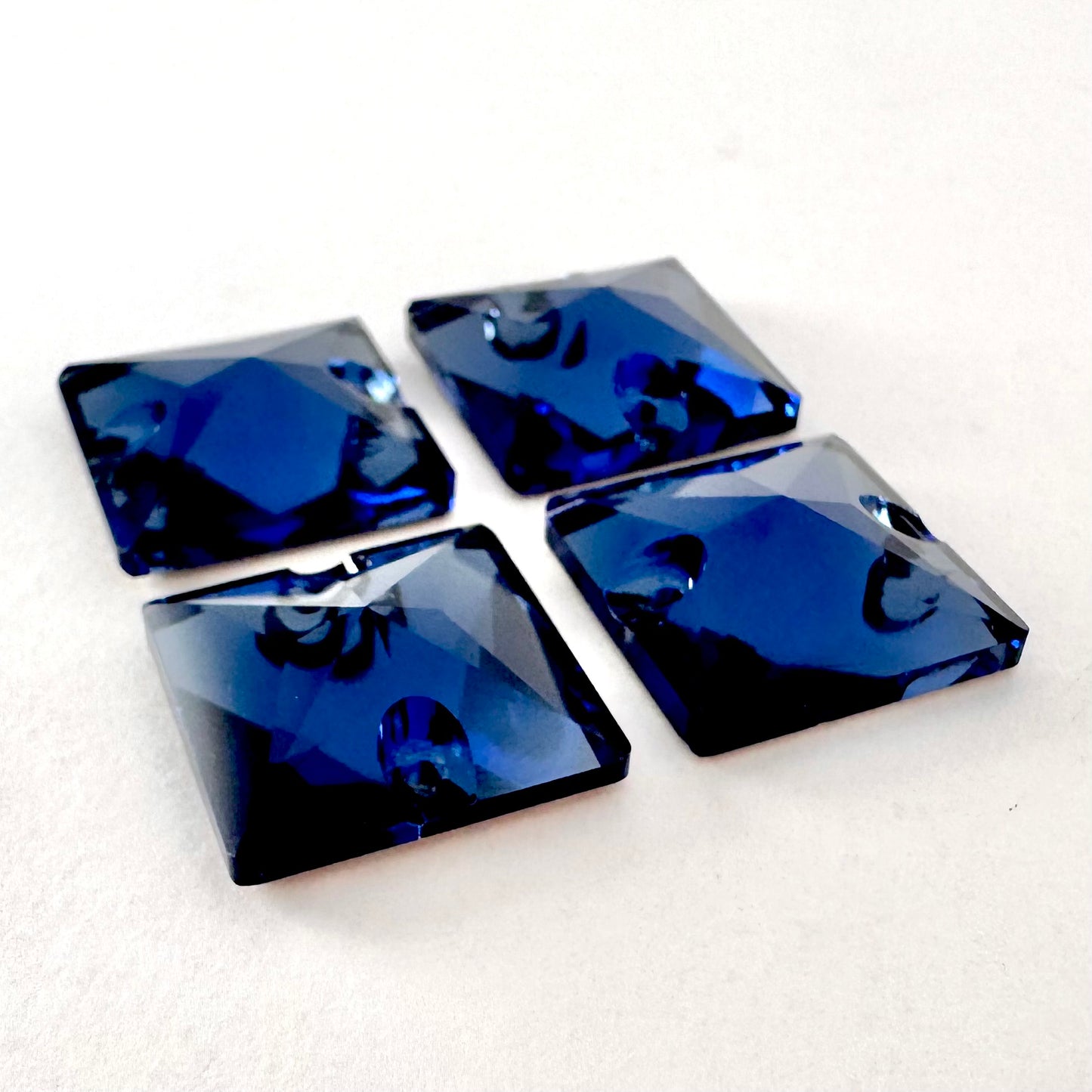 Montana Glass Square