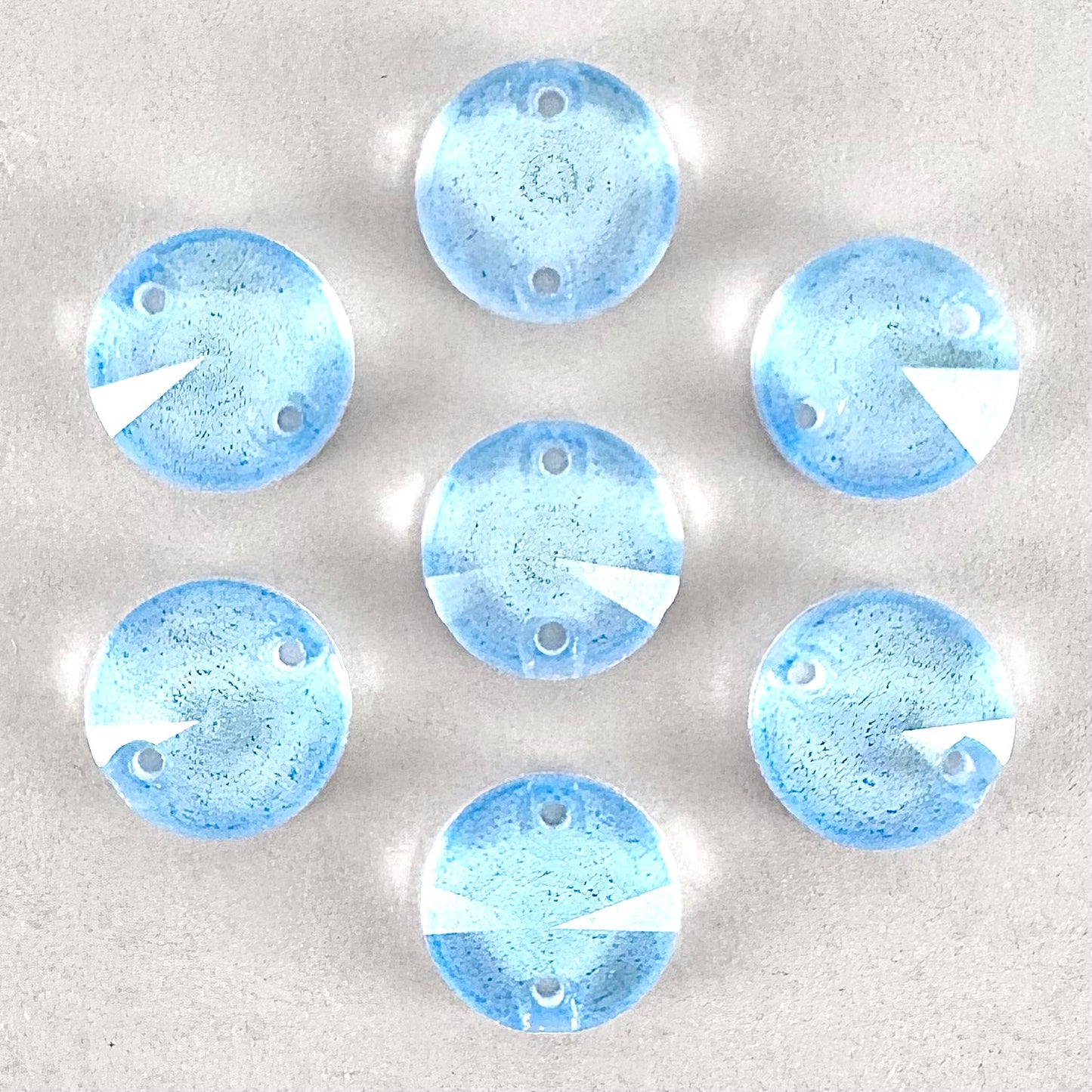 Light Aquamarine EN Glass Rivoli