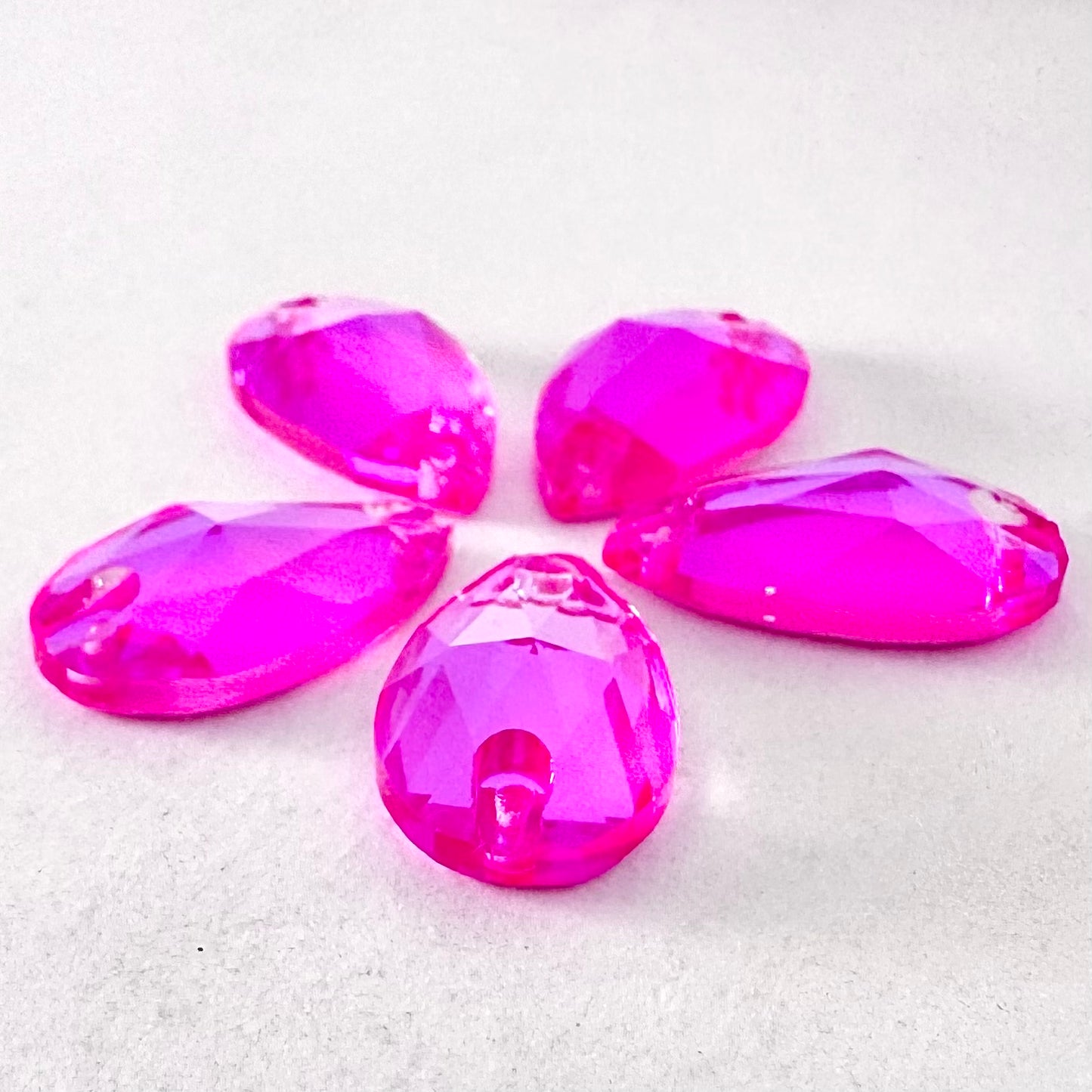 Electric Pink DeLite Glass Teardrop