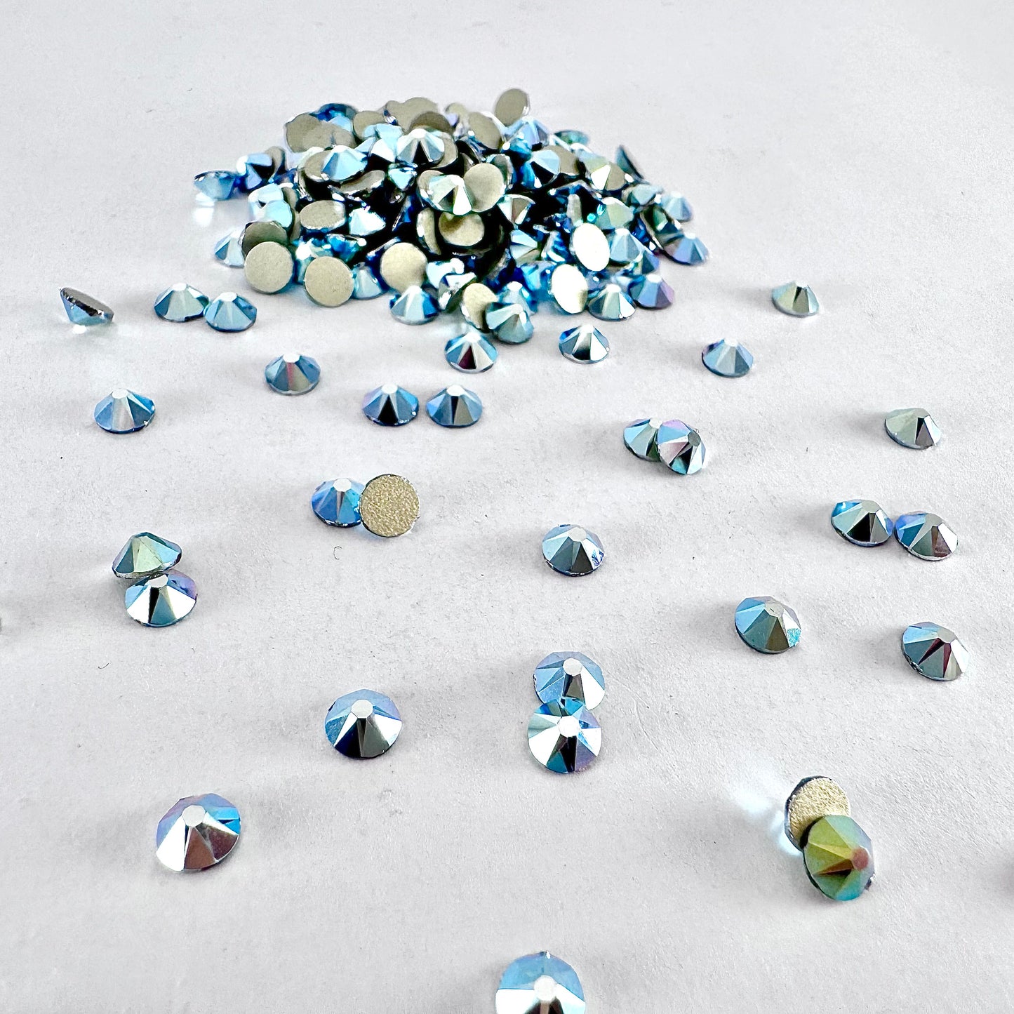 Apricus Metallic Sky Blue Rhinestone
