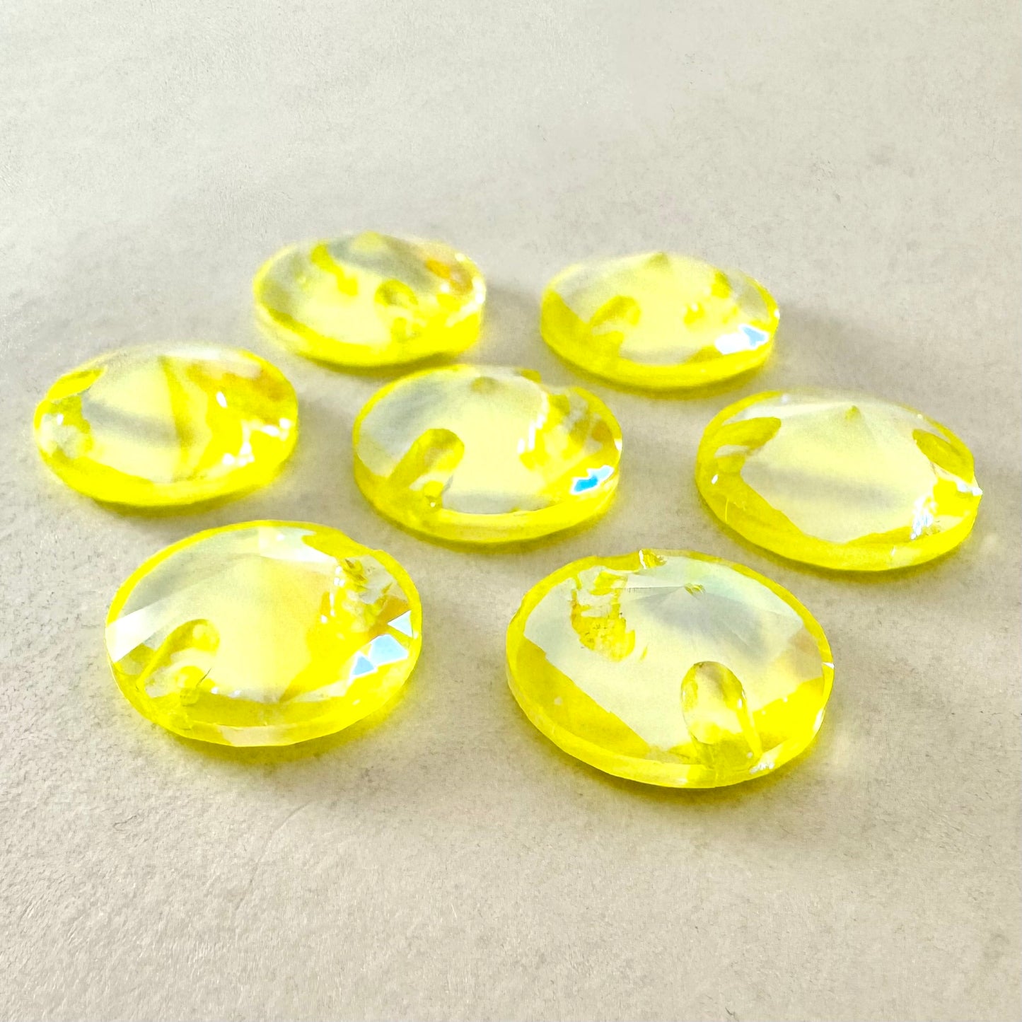Electric Yellow DeLite Glass Rivoli
