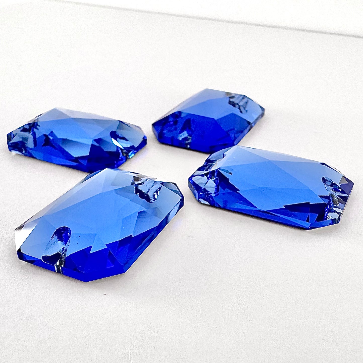 Mid Sapphire Glass Emerald