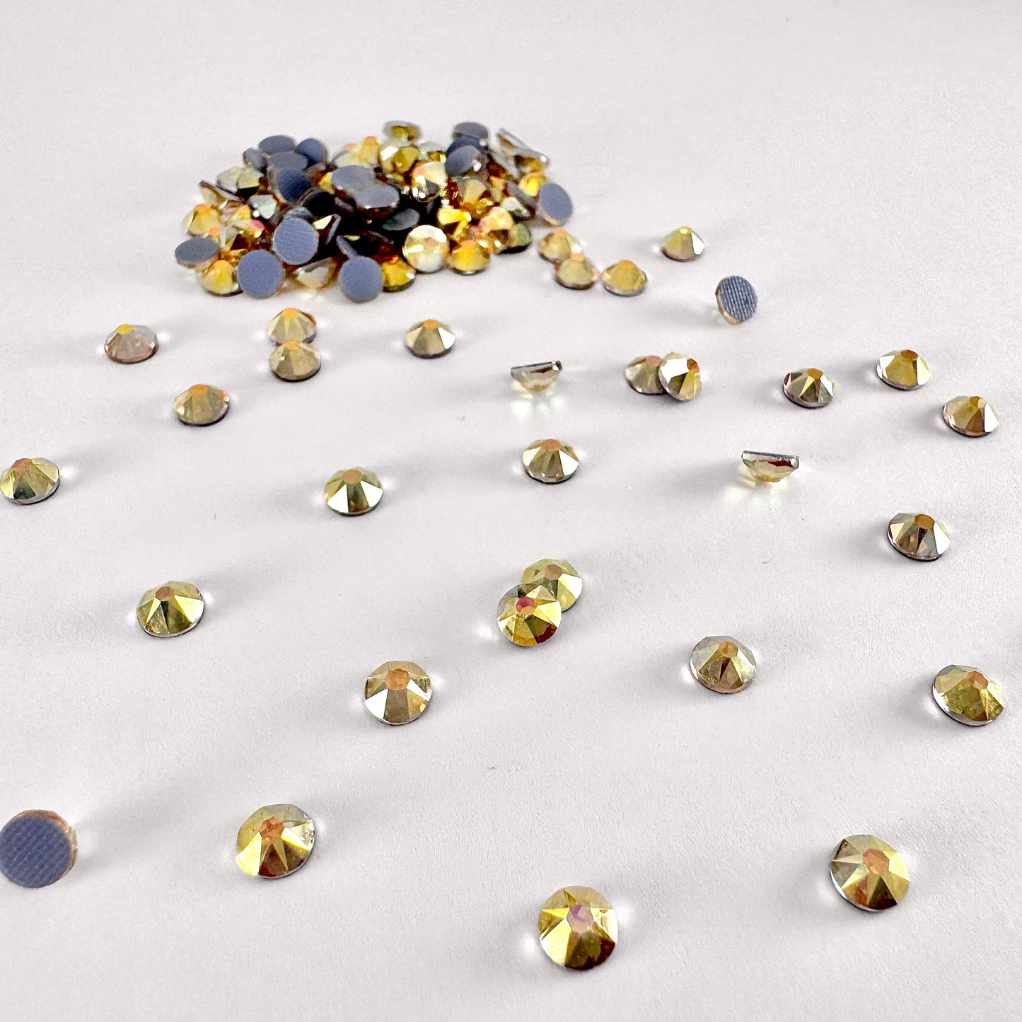 CLEARANCE - Apricus Sunshine Hotfix Rhinestone