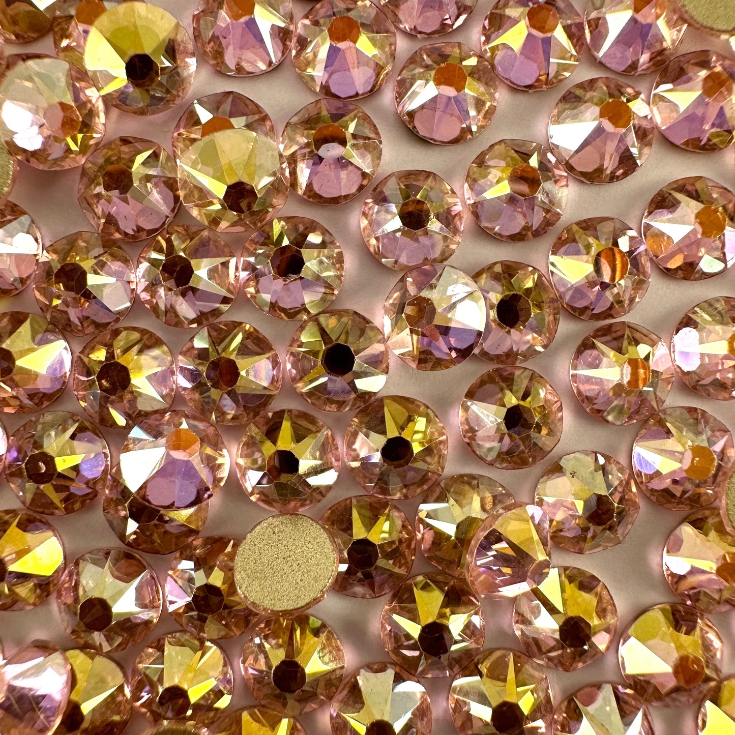 Apricus Light Rose AB Rhinestone