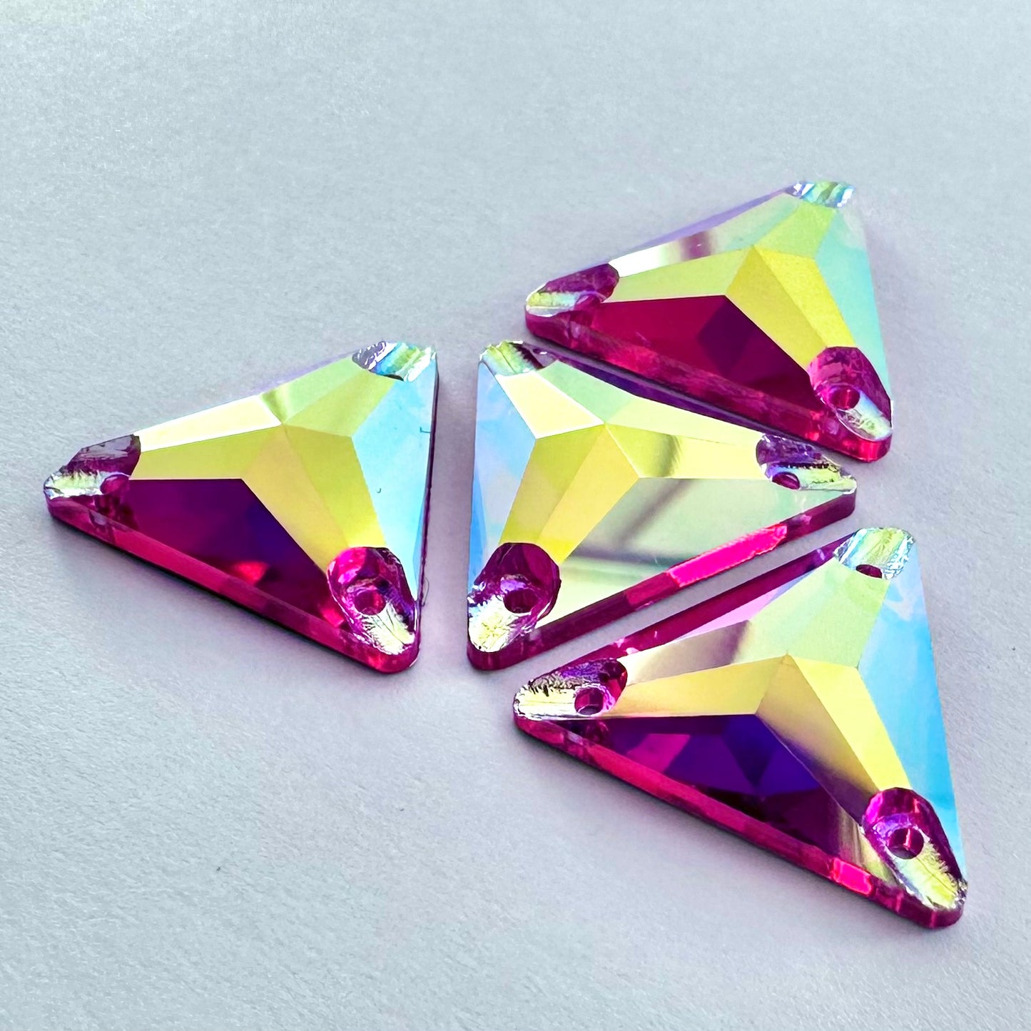 Lumen GE Fuchsia AB Triangle