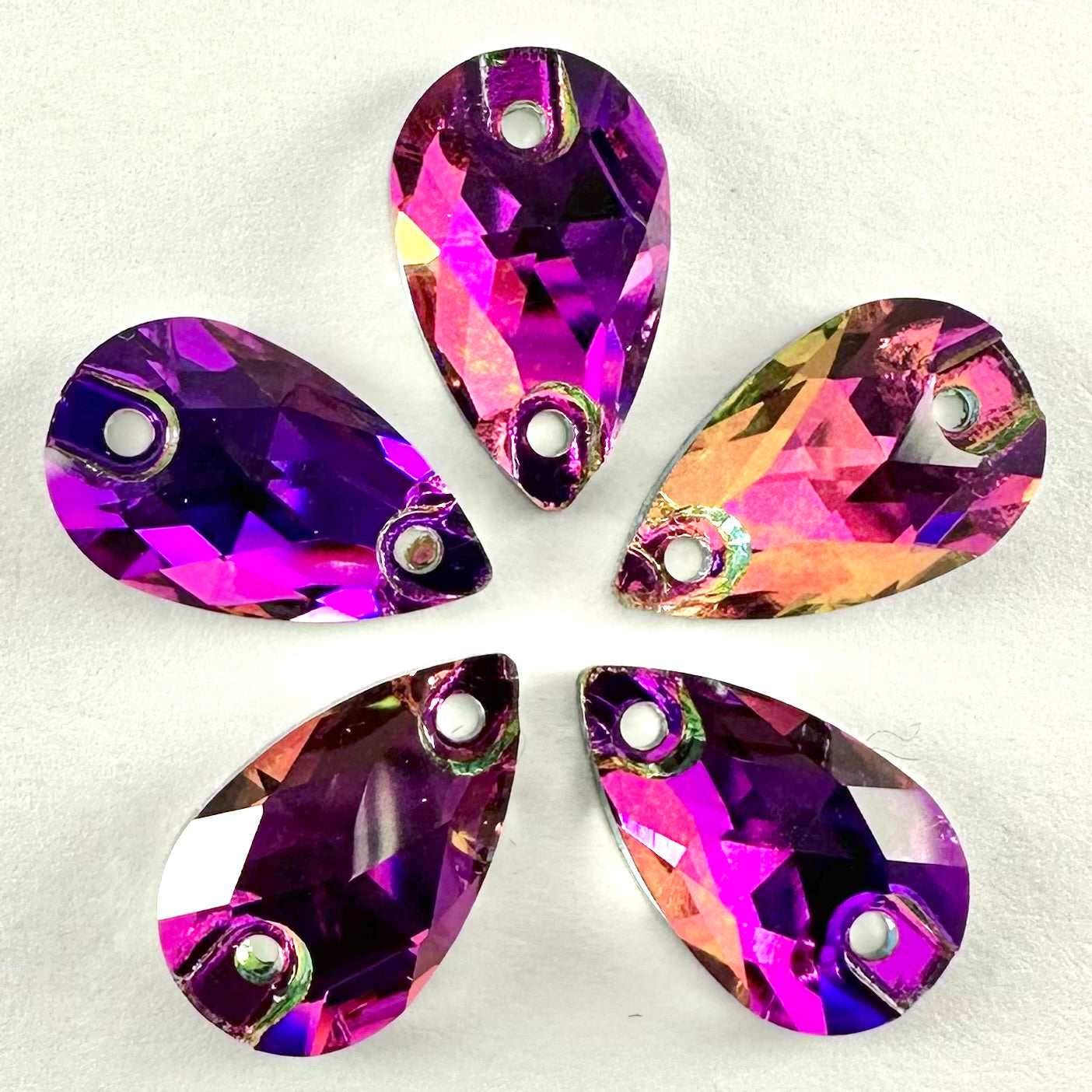 Vitrail Medium Glass Teardrop