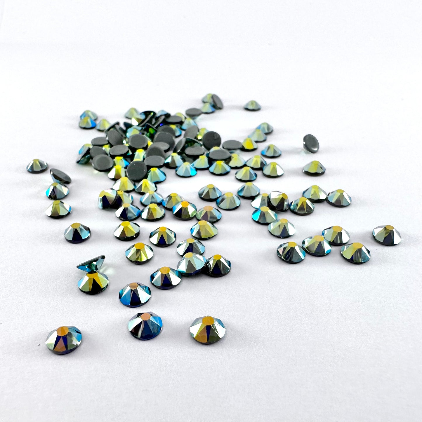 Apricus Black Diamond AB Rhinestone