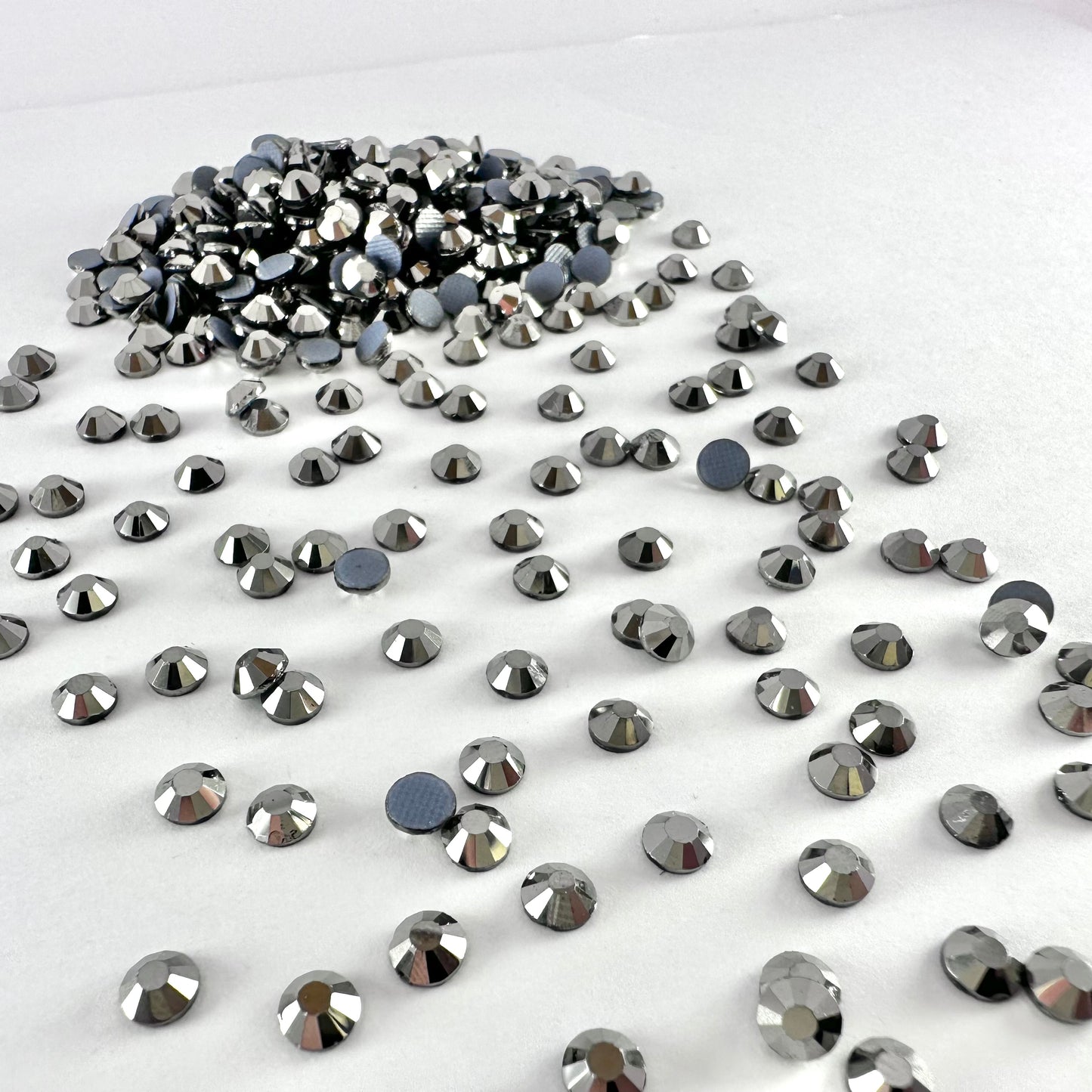 Jet Hematite Rhinestone