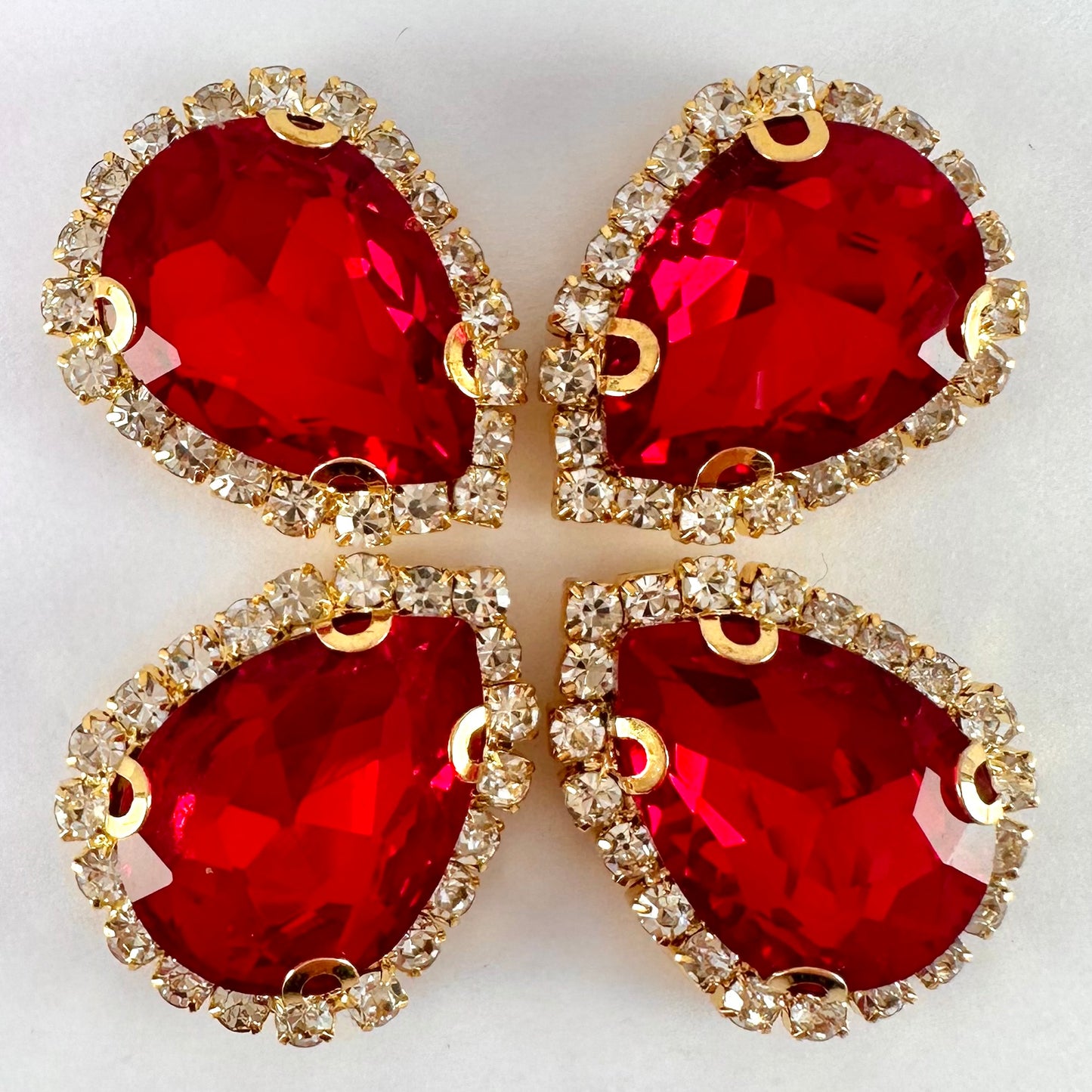 Buckle Edge Red Glass Teardrop - Gold Setting