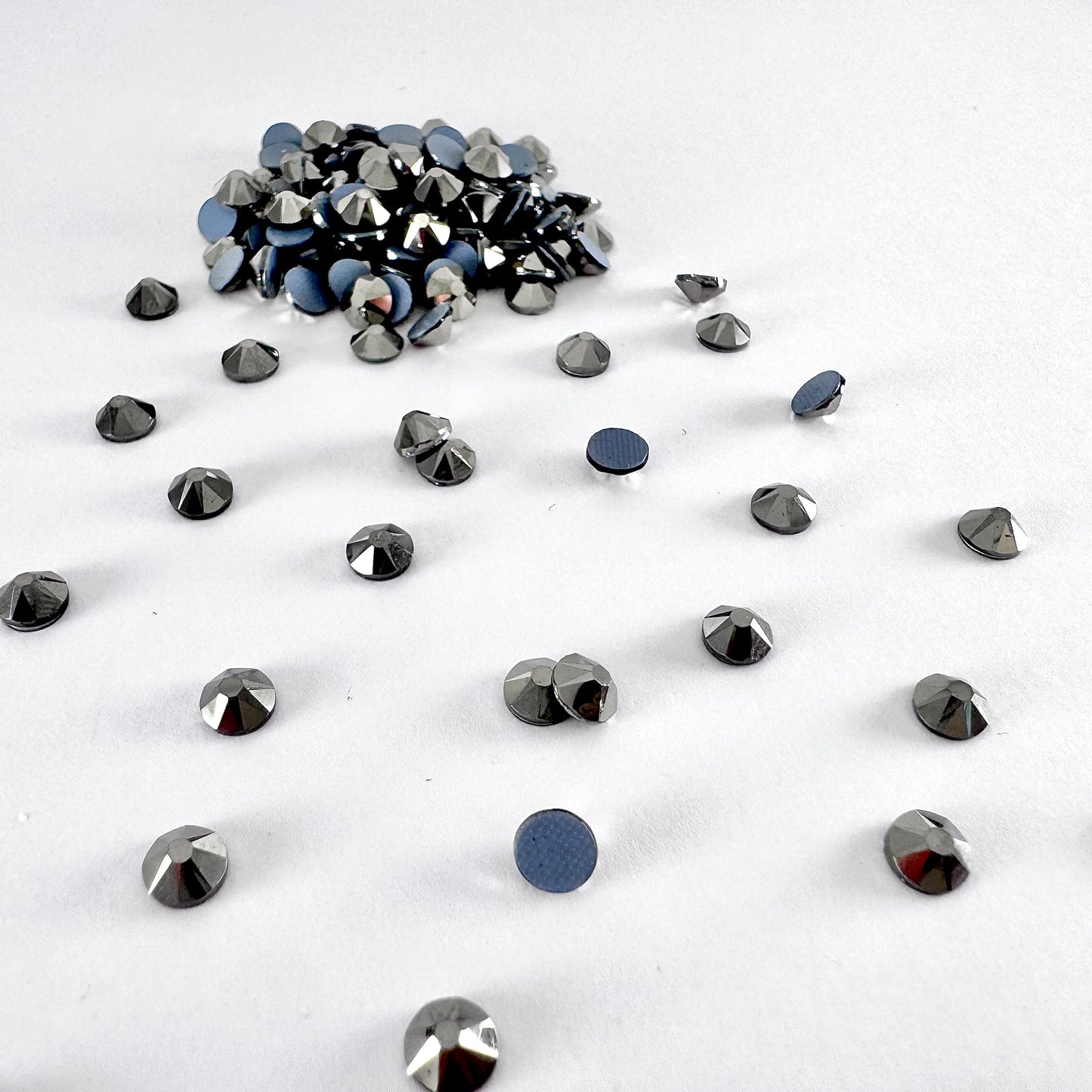 CLEARANCE - Apricus Jet Hematite Hotfix Rhinestone