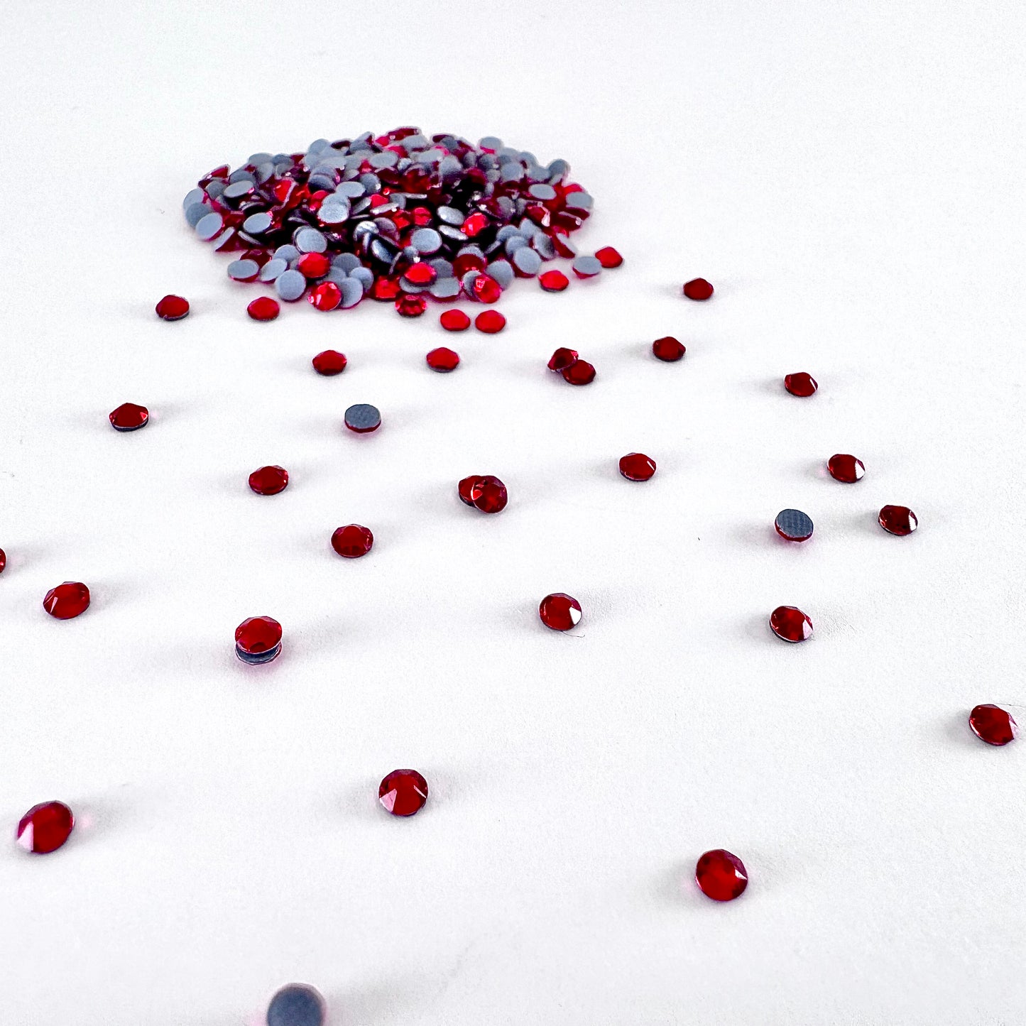 CLEARANCE - Apricus Siam Hotfix Rhinestone