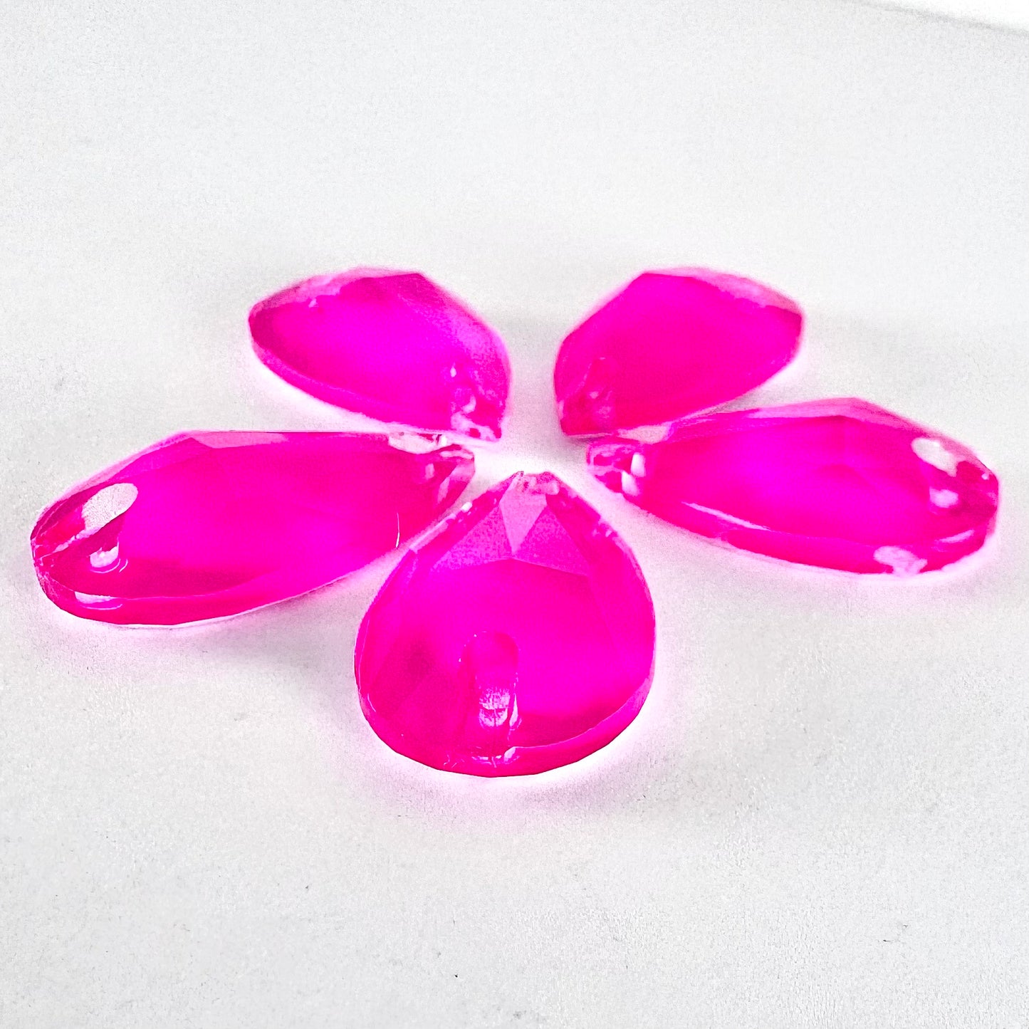 Electric Pink DeLite Glass Teardrop