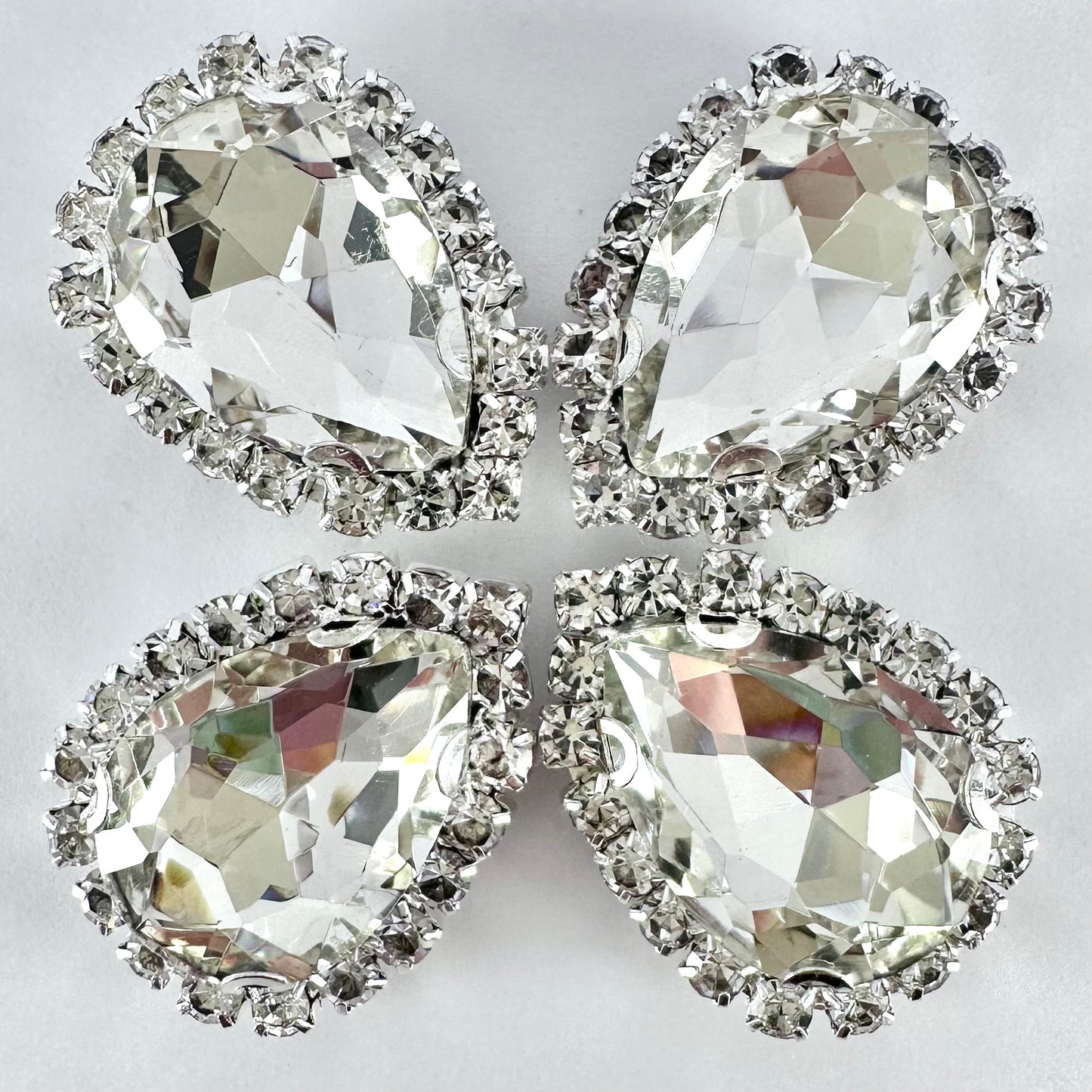 Buckle Edge Crystal Teardrop - Silver Setting