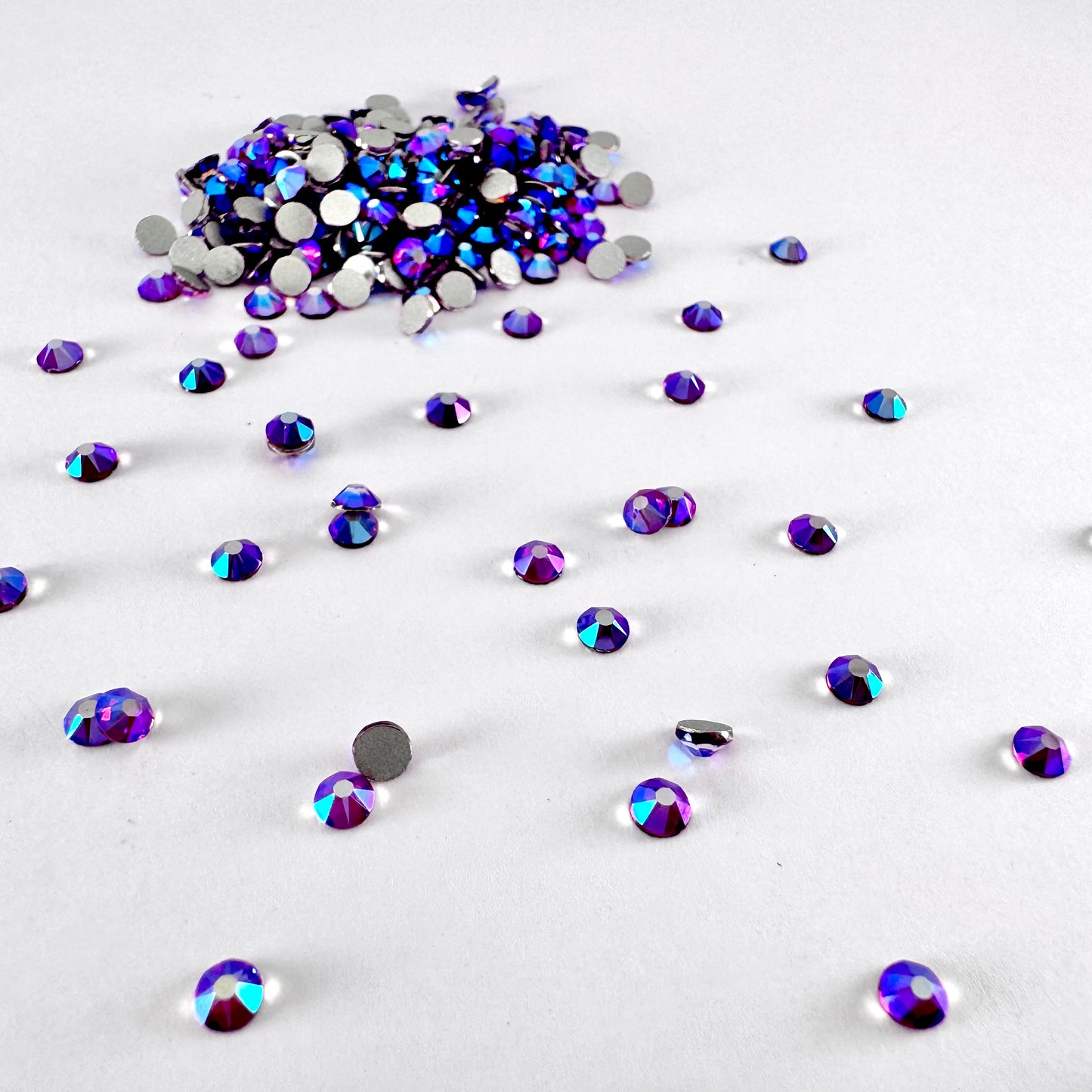 Apricus Dark Fuchsia AB Rhinestone