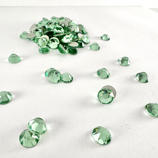 Apricus Light Peridot Rhinestone