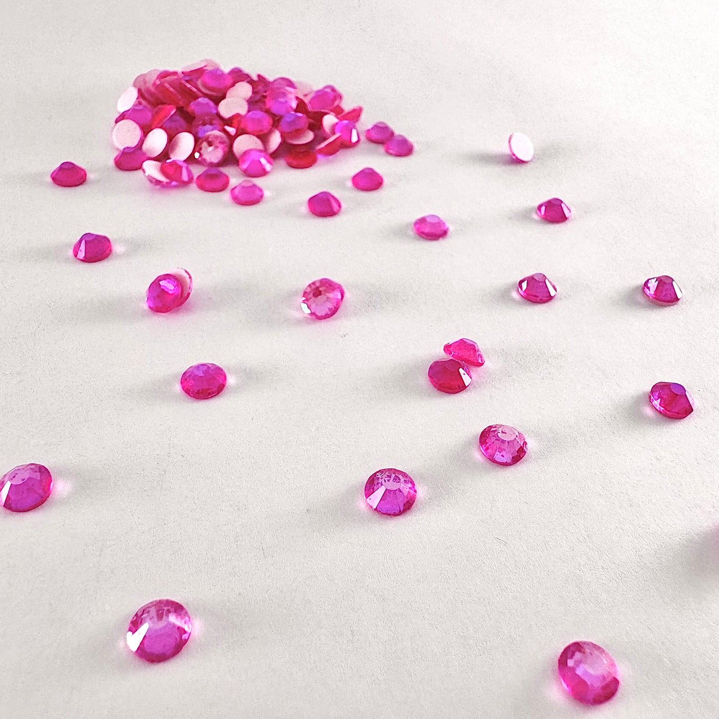 Neon Luminous Dark Rose Rhinestone