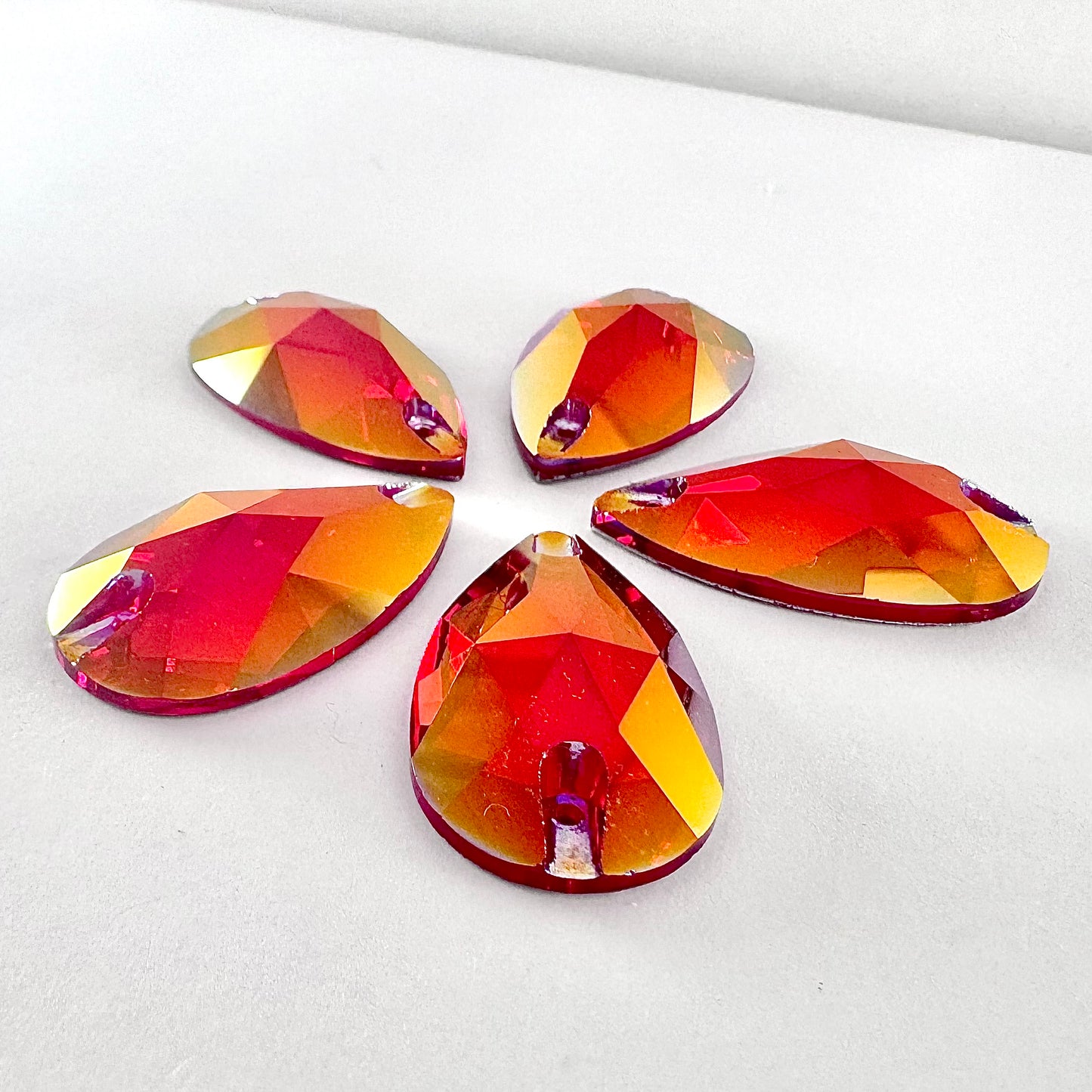 Light Siam Light Glass Teardrop