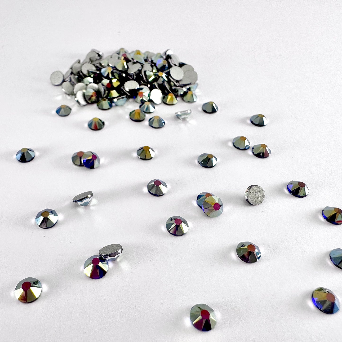 CLEARANCE - Apricus Metallic Sapphire AB Rhinestone