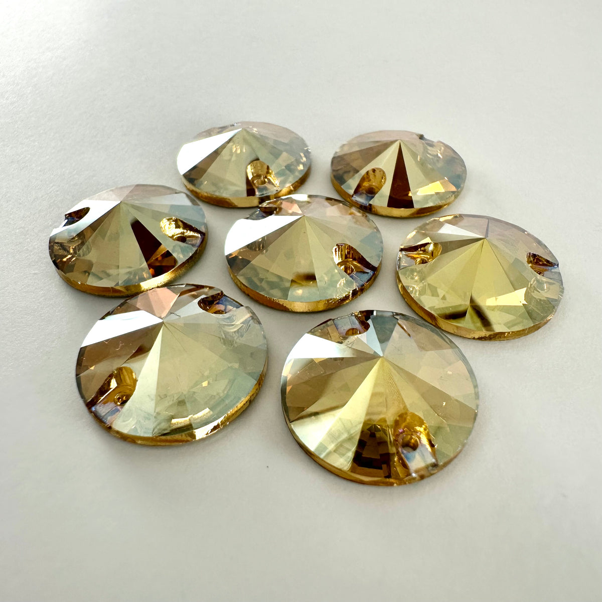 Light Smoked Topaz Silk Glass Rivoli