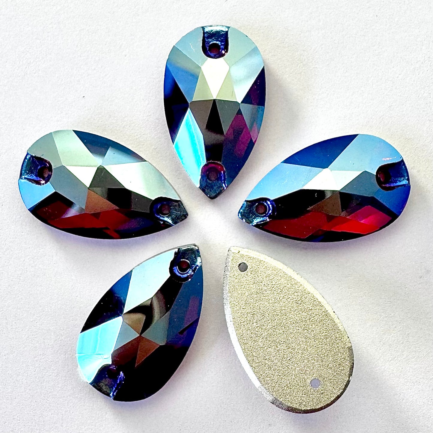 Siam Silk Glass Teardrop