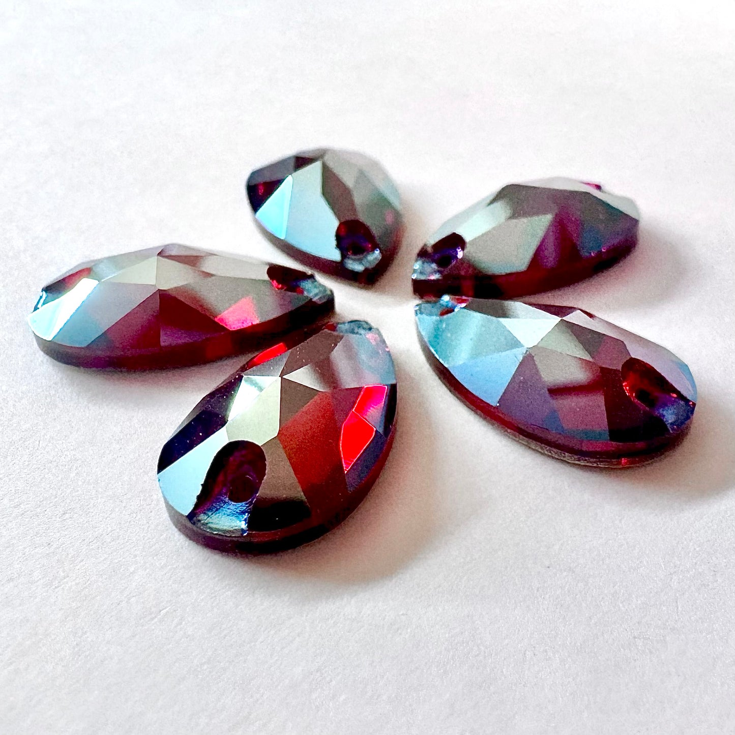 Siam Silk Glass Teardrop