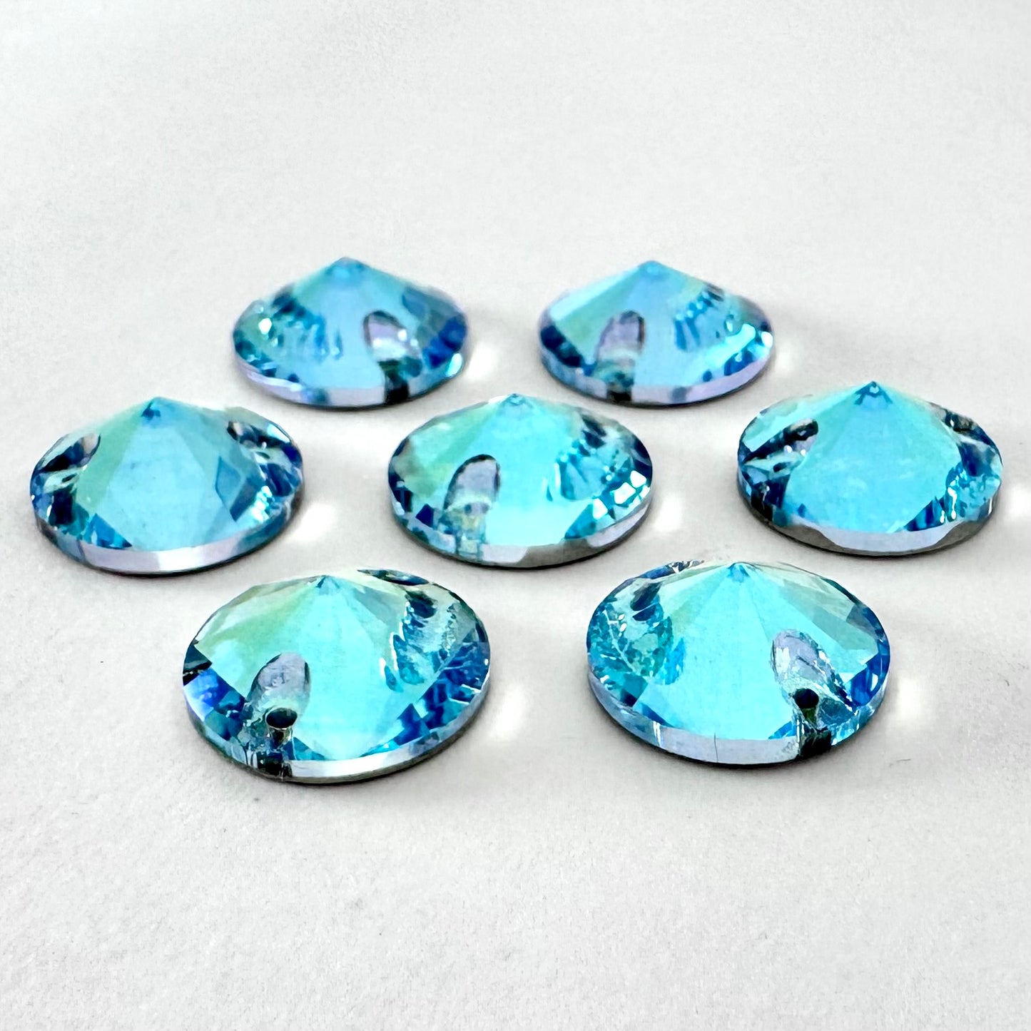 Light Turquoise MO Glass Rivoli