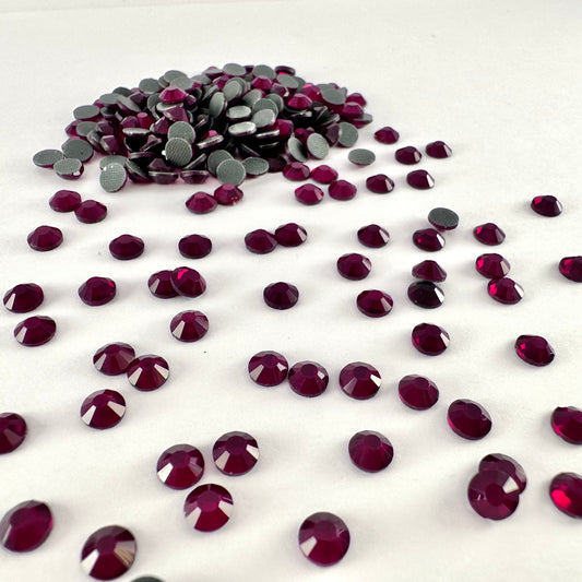 CLEARANCE - Dark Siam Hotfix Rhinestone