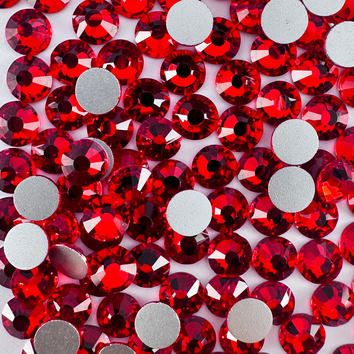 R Rhinestones Siam (Light) Rhinestone | Sparkle & Co. Crystals